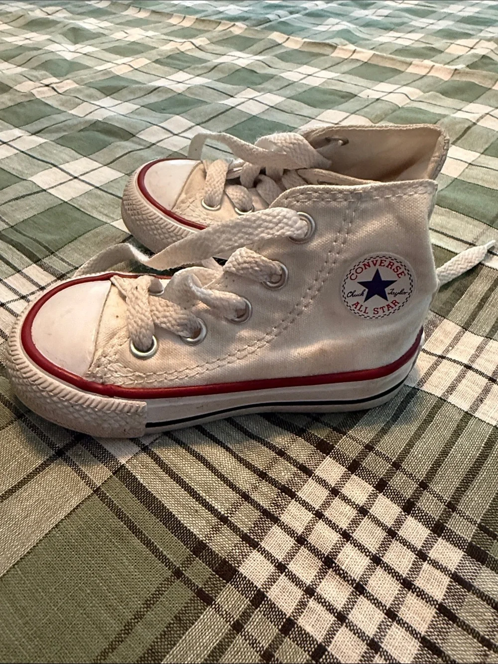 Converse All Stars Baby Shoes Sz 4 White High Tops